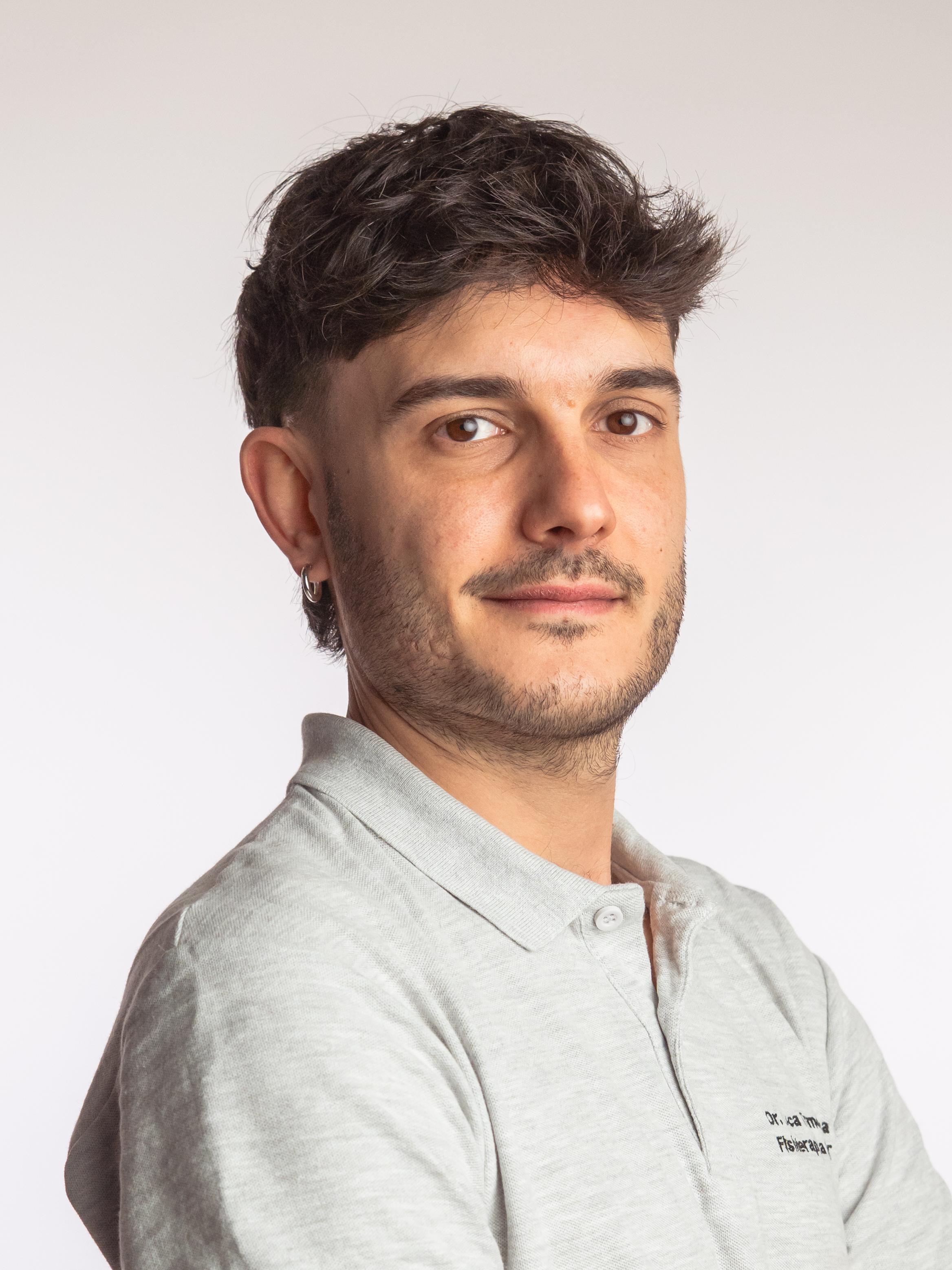 Ritratto del fisioterapista Luca Tramontana